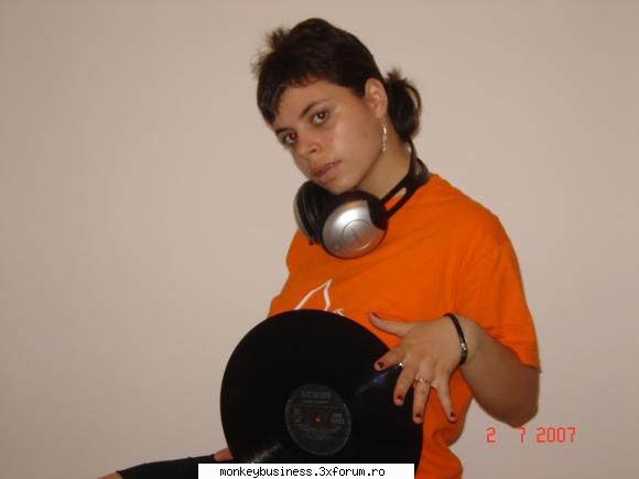 thuamn' ce face din sa faca nebunie:d :rotfl:  :rotfl:  :rotfl: